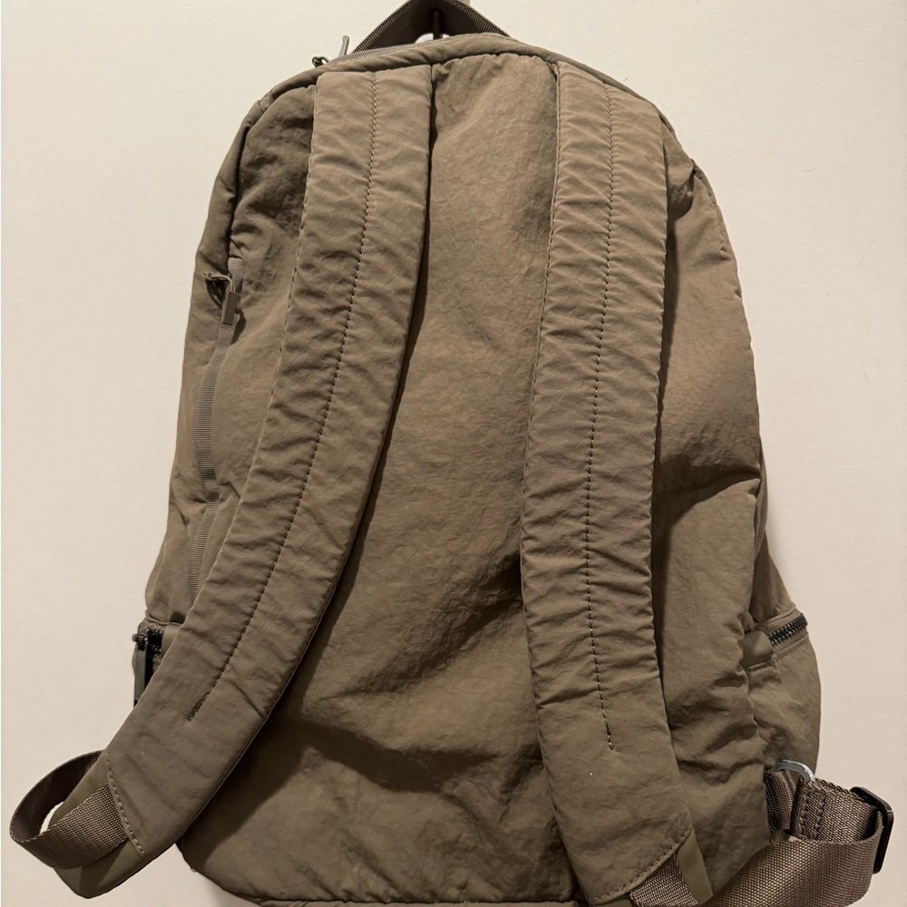 Lululemon city adventure backpack, green, used in good condition